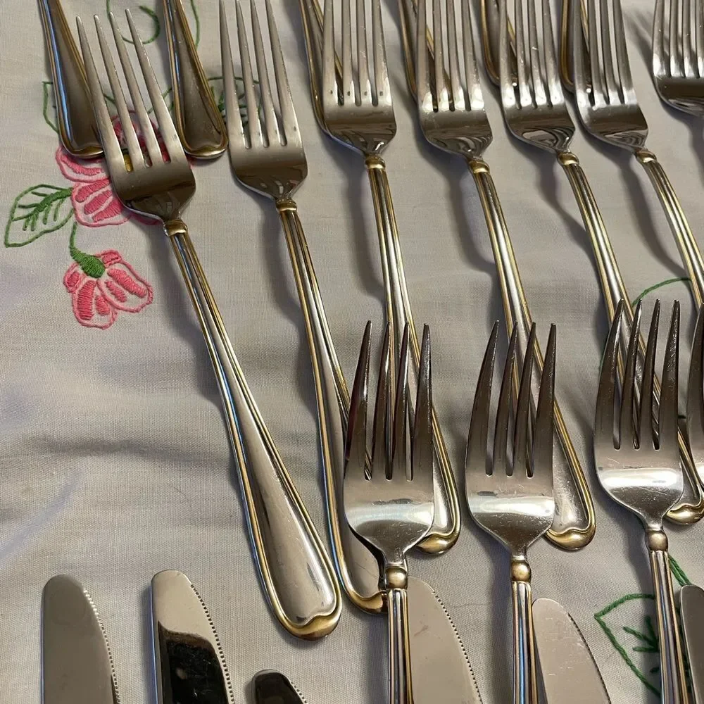 Cambridge 18/10 ALLURE Gold Edged Flatware Set Multiple Pieces & Serving Set